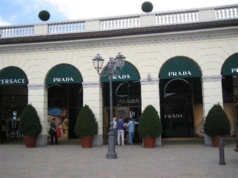 prada serravalle numero